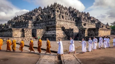 प्रदक्षिणा का महत्व – मंदिरों में परिक्रमा क्यों होती है जरूरी? जानिए किस देवता की कितनी परिक्रमा है आवश्यक